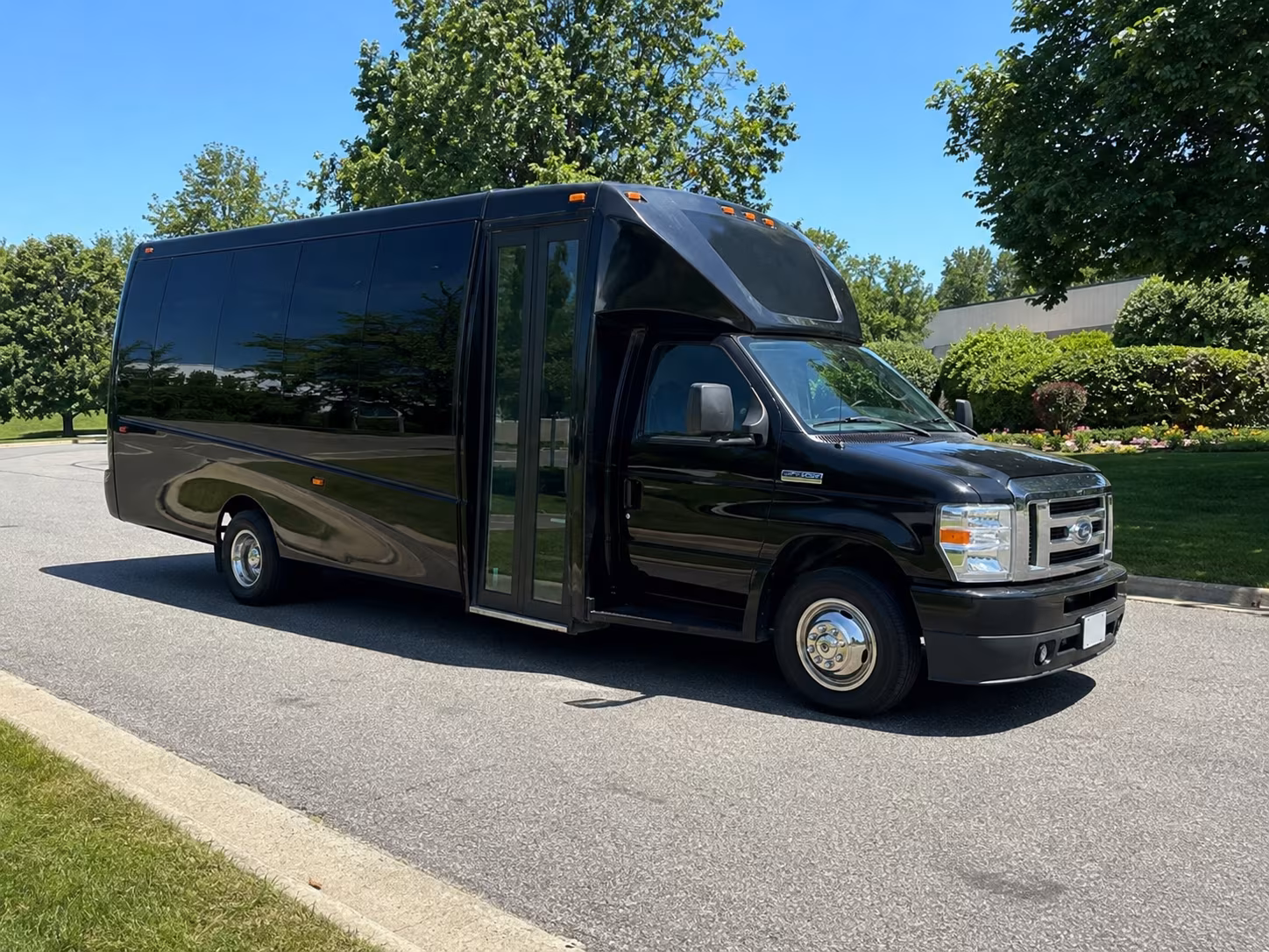 rent an anaheim prom party bus or charter bus today